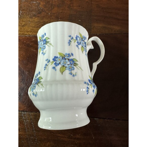 Vintage Royal Windsor Fine Bone‎ China Tea Cup/Mug Blue Flowers - Picture 5 of 6